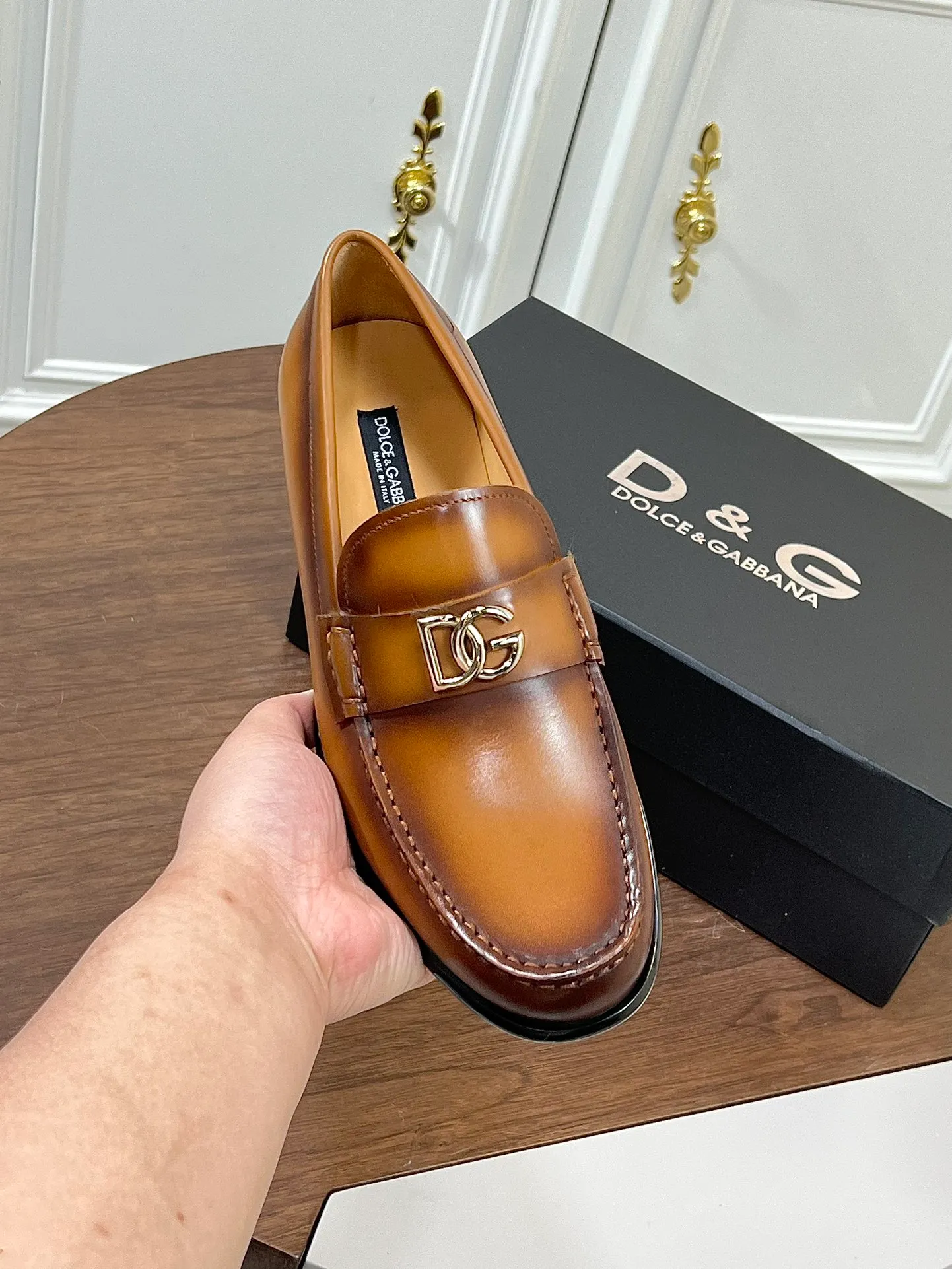 Factory price: 960💰••New product••Dolce&Gabb*_Dg high-end men's formal shoes and casual leather shoes. First-layer cowhide upper imported from Italy. You can see the leather texture at a glance. Breathable calfskin lining. High-end and luxurious leather outsole. Unique style. Finely crafted details! Size: 39-44 (38.45.46 customized)